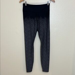 Kira Grace Black Gray Chevron Athletic Leggings Pants